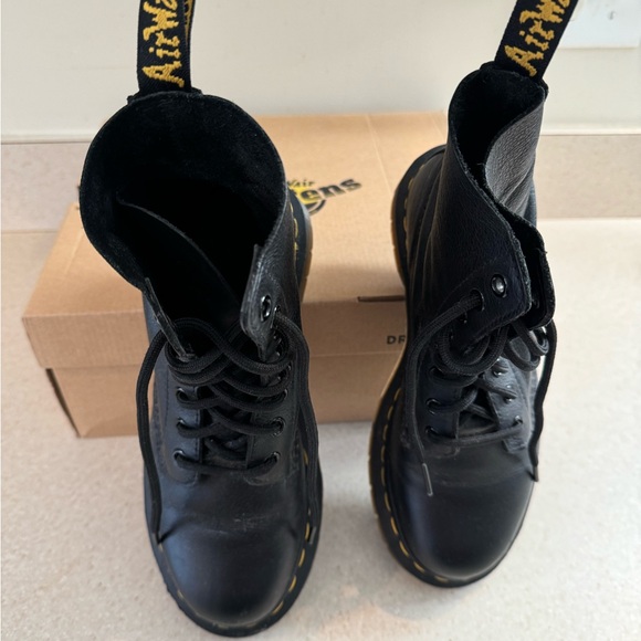 Dr Martens Soft Virginia Leather Black 1460 Boots - Picture 4 of 9